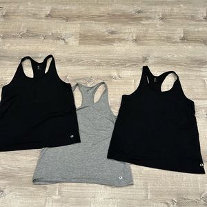 Gap Fit Tanks Size Medium
